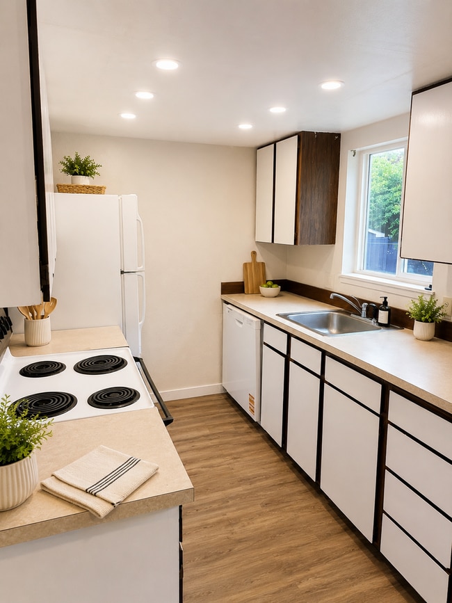 Photo - Beautiful ground floor unit in Lynnwood 4-plex Unit D