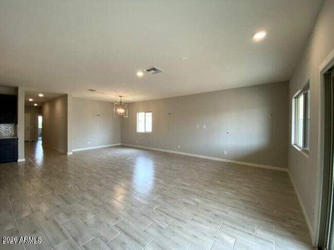 Photo - 976 E White Wing Dr