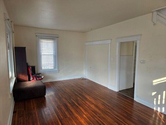Photo - 1 Manor Ave
