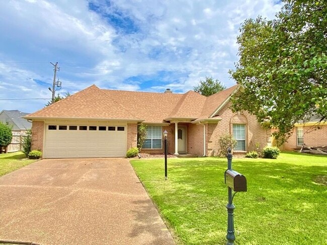 Building Photo - Southeast Recently Renovated 3 Bedroom 2 Bath Available NOW! Memphis, 38125