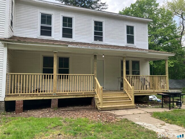 28 Village St