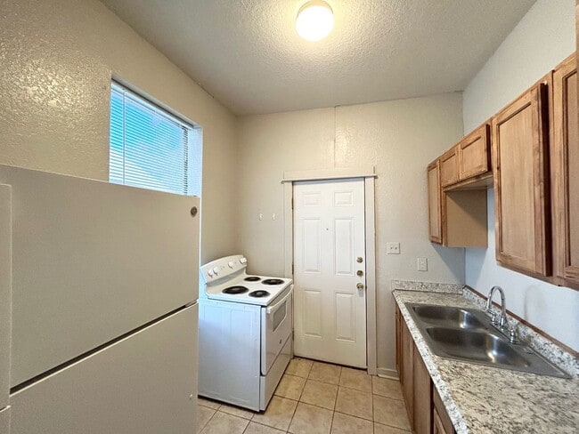Photo - 1716 N Olive St Unit #3