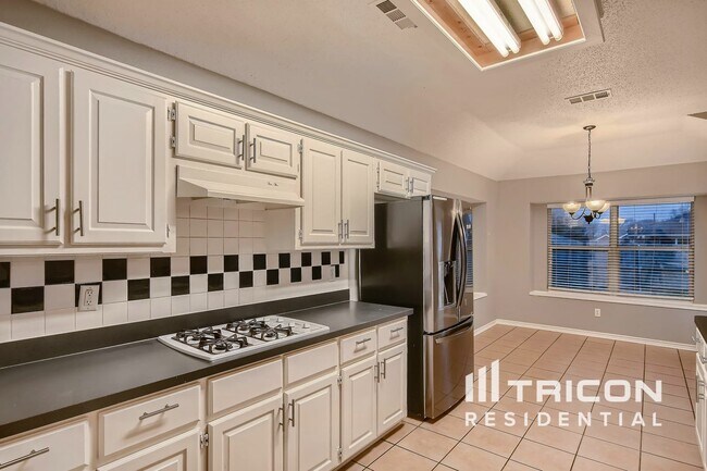 Photo - 2021 Cantura Dr