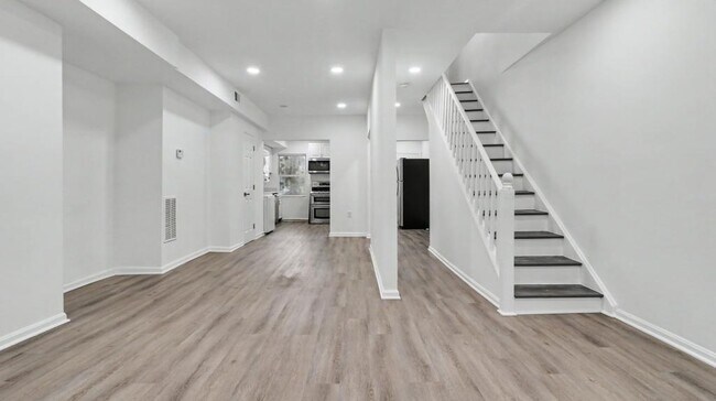 1028 Kenyon St NW