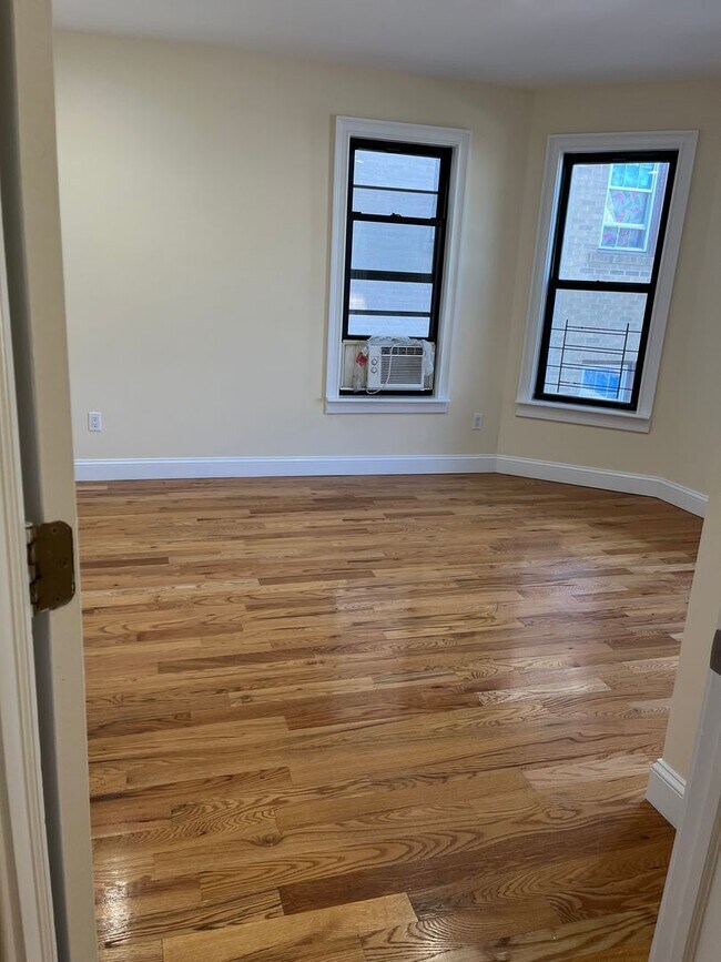 Photo - Newly Remodeled Large 3 Bedroom in Quiet 3 Family Home Unit 2nd Floor