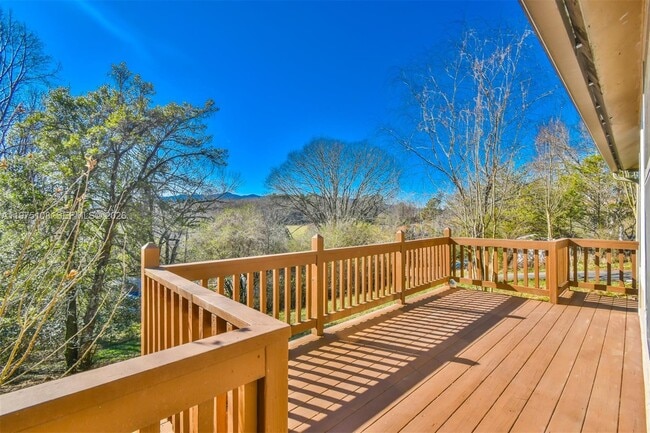 Photo - 1216 Bugscuffle Rd