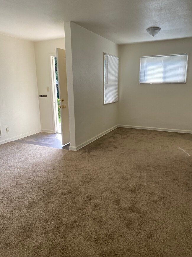 Photo - 1415 18th St NE