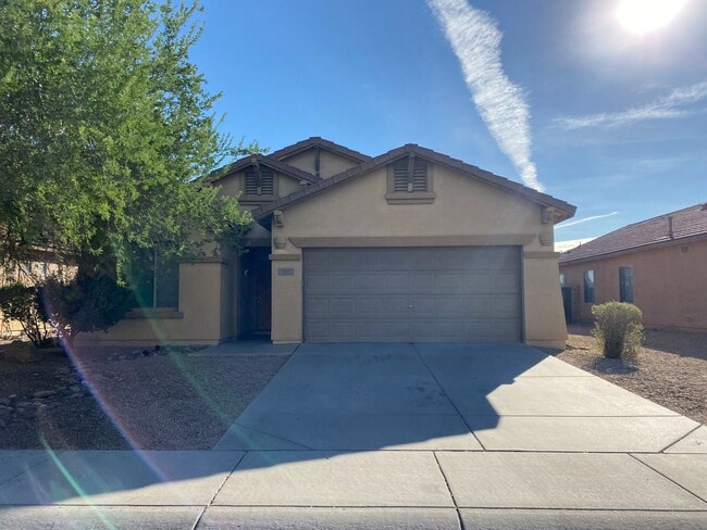 Building Photo - 517 S 115th Dr