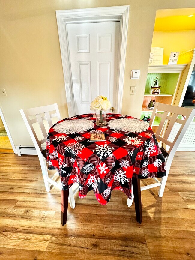 Photo - 73 Kingsbury St