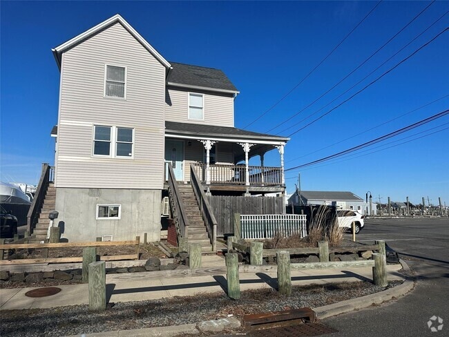 Building Photo - 129 Ocean Ave Rental