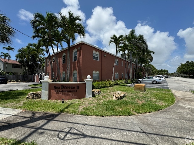 Building Photo - 1405 Miami Rd Unit 26 Rental