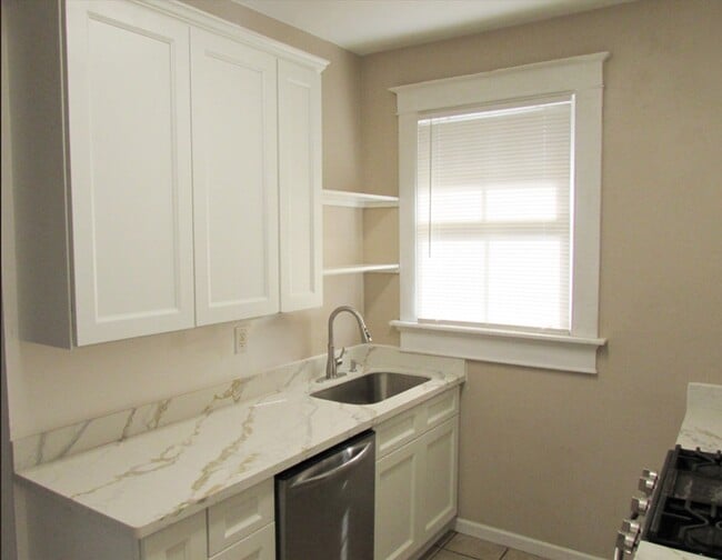 Photo - 6321 S Prieur St