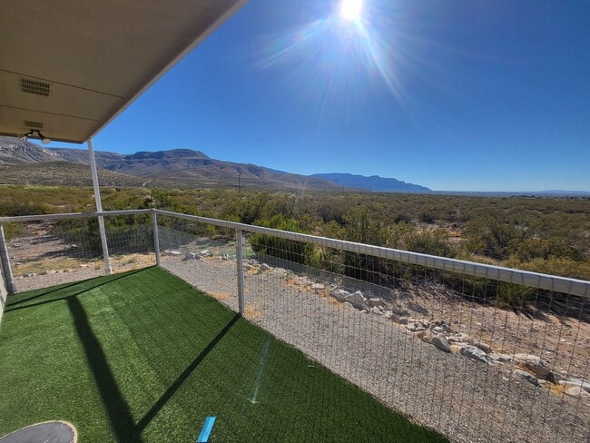 Photo - Private 1 Bedroom 1 Bathroom Home - Over 9 Acres with Hiking Trails!