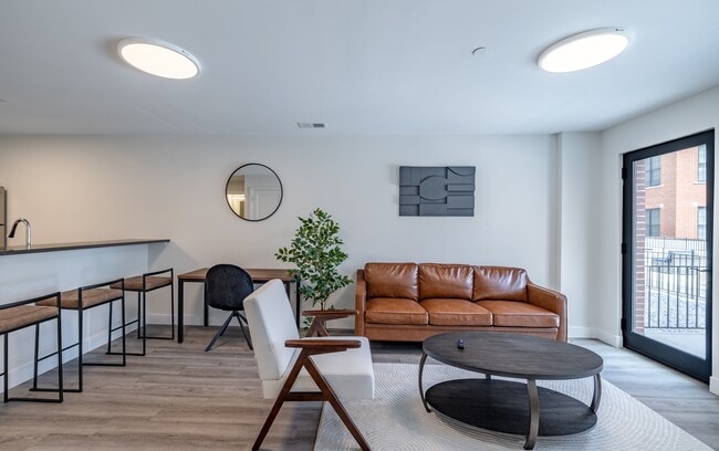 Photo - PINNACLE Orange Crossing