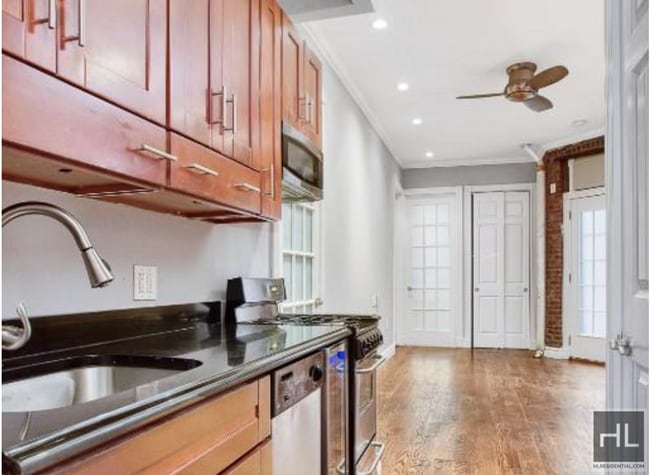 Building Photo - W 97TH ST. Unit 1N