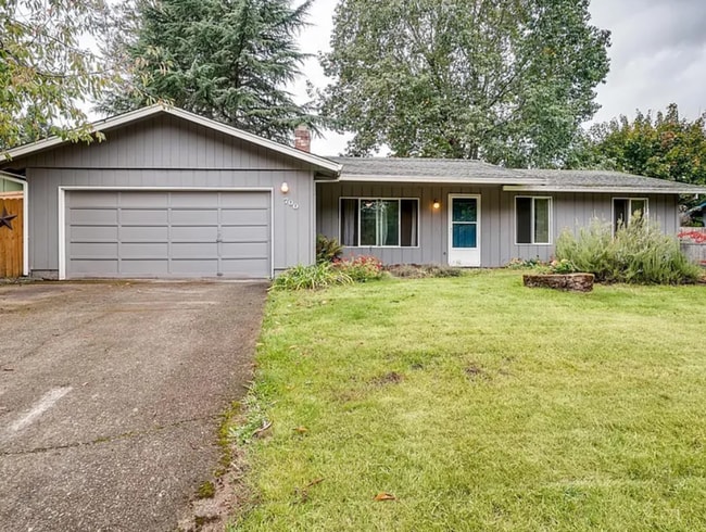 Building Photo - Super Cute Ranch Style 3 Bedroom 2 Bathroom Home!! Bright Kitchen! Fenced Backyard! Garage!