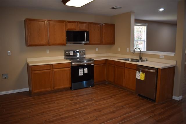 Photo - 721 Pickwick Ln