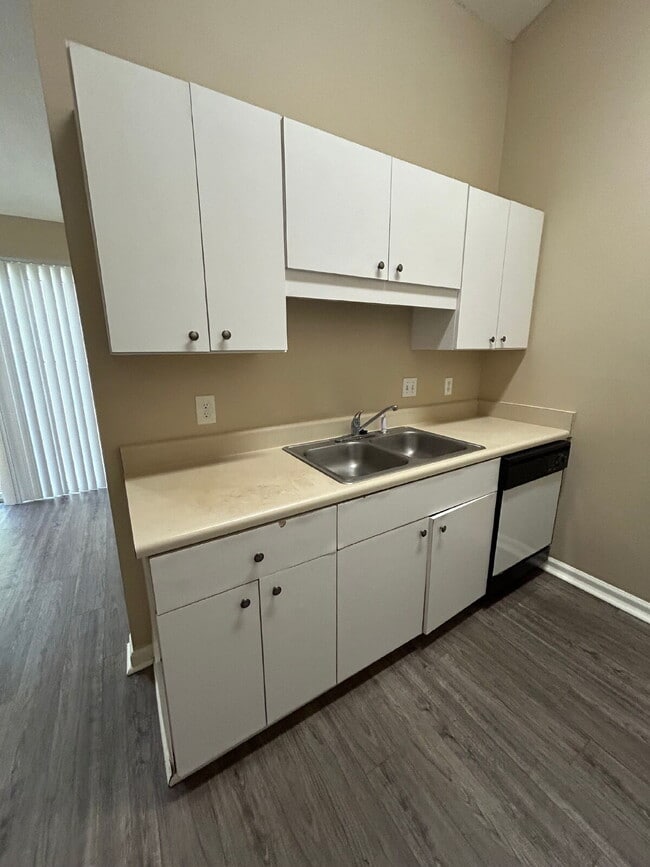 Photo - 2 bed/2 bath with new paint and flooring! Pets are welcome! New Back Porch!