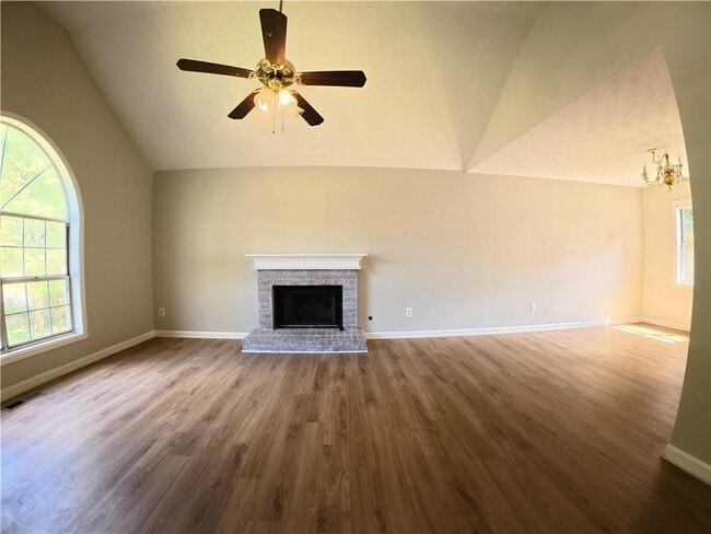 Photo - 2575 Overlake Dr