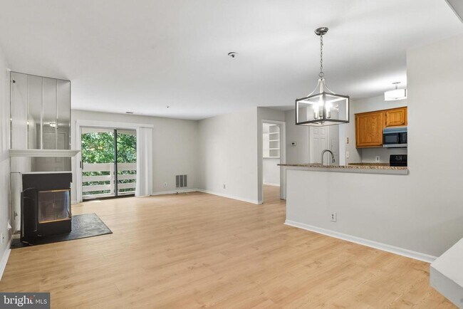 Photo - 240 S Reynolds St Unit 411