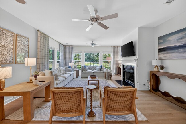 Photo - 1745 Wyngate Cir