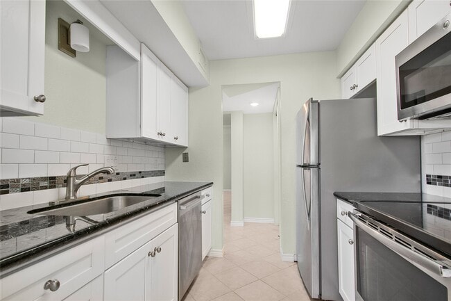 Photo - 3220 69th St Unidad B6