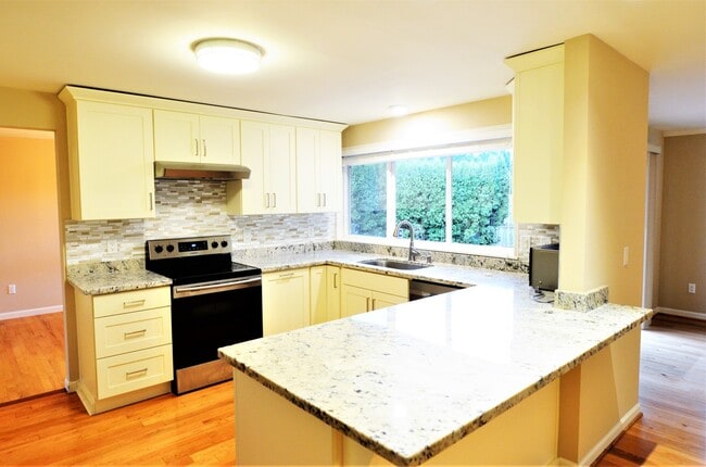 Photo - Must see!!! Updated Rambler on Glencoe Community