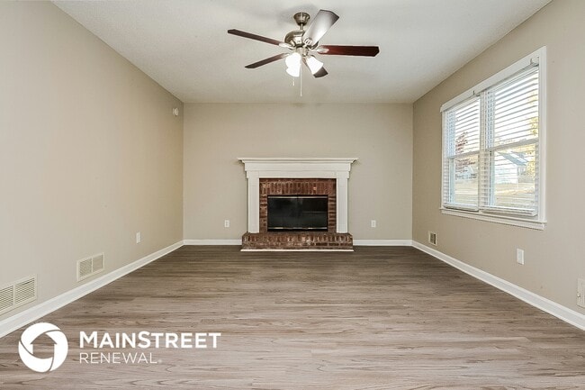 Photo - 310 Lakefront Dr