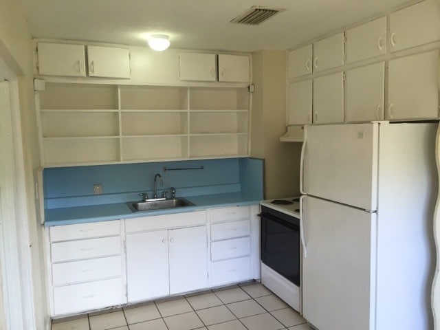 Photo - 3-2 House with Central air and carport !