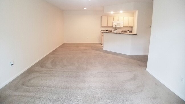 Photo - Beautiful 1/1 Condo x Rent @ The Crest at ... Unit 831