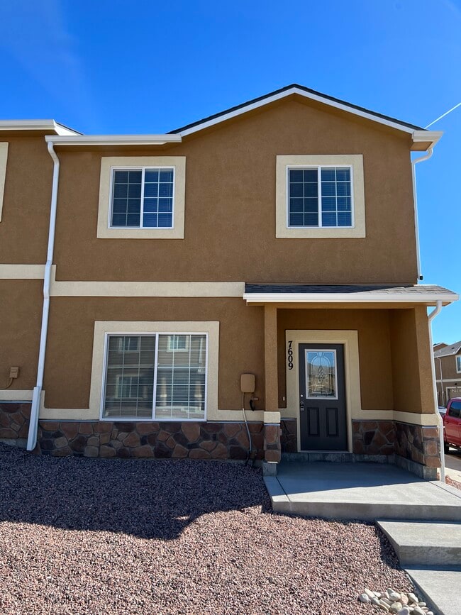 Photo - 7609 Grand Fir Pt