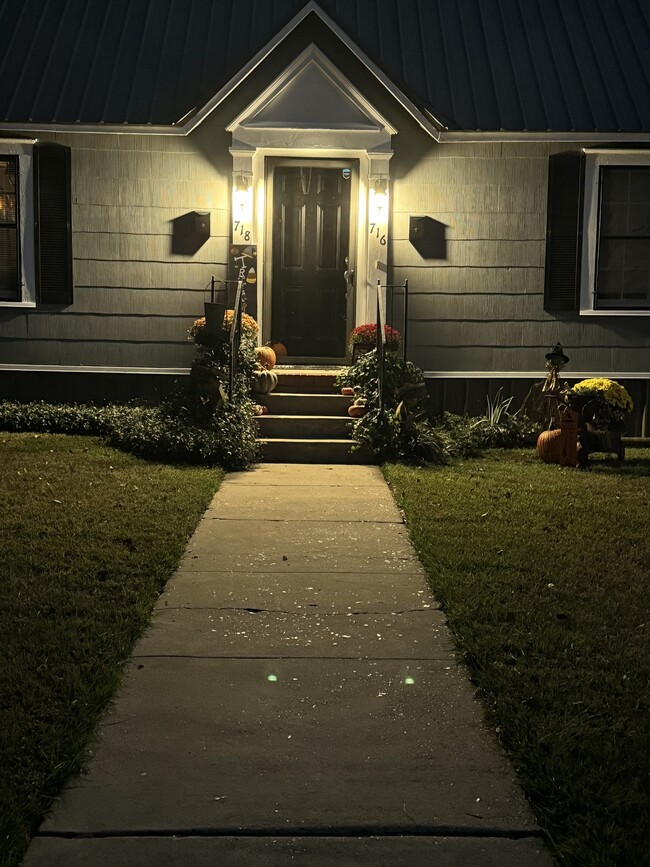 Photo - 716 E Austin St