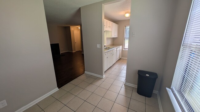 Photo - Spacious 2BD/2BA Duplex
