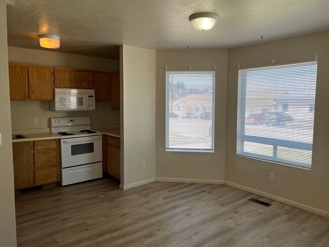 Photo - SUI-L 1181/1187 Unit 1181