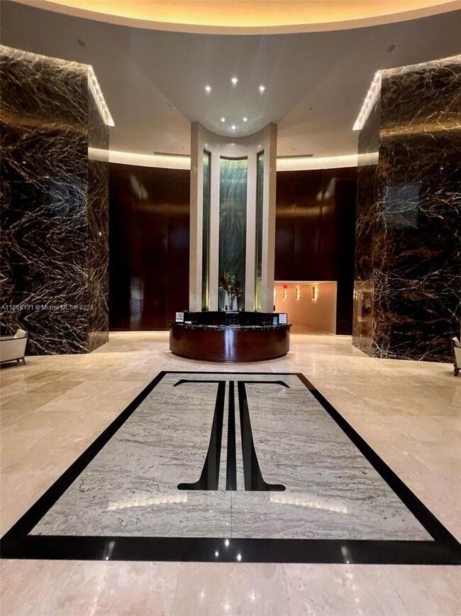 Photo - 15811 Collins Ave Unidad 605