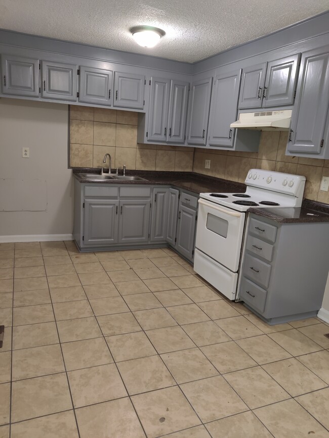 Photo - 3030 Crawford Ave