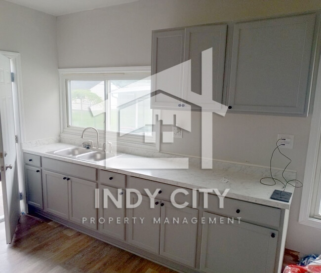 Photo - 1015 S Sheffield Ave