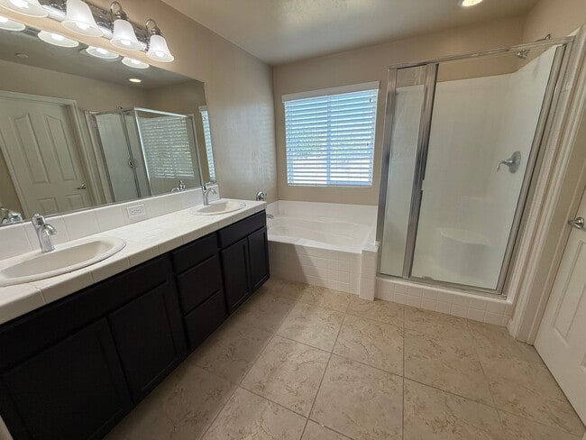 Photo - Spacious 3-Bedroom Home in the Desirable U...