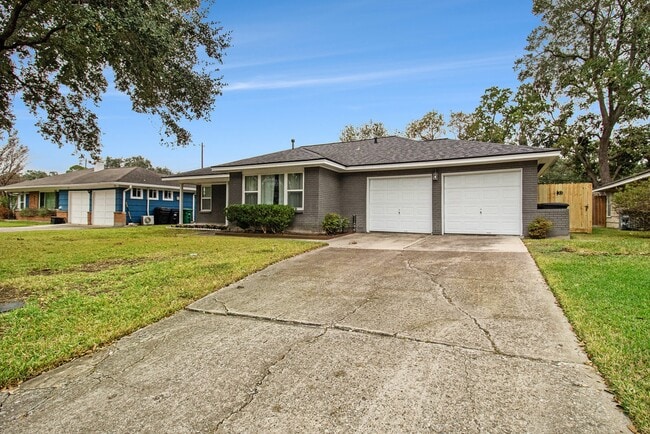 Photo - 8418 Lorrie Dr