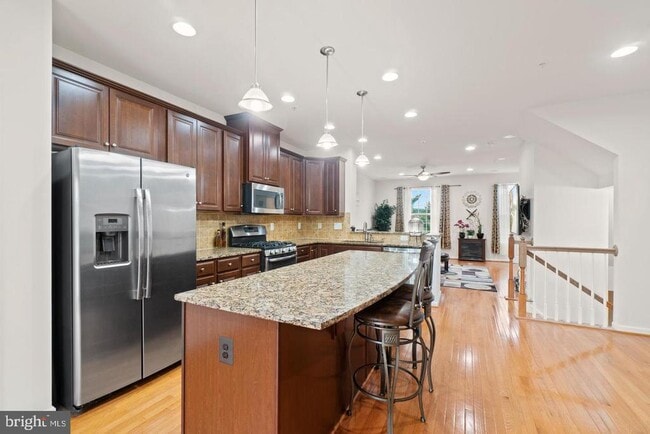 Photo - 8056 Locust Mill St