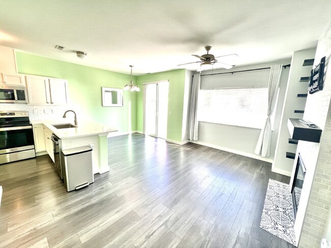 Photo - Move-In Ready Puyallup Townhome – Central Location, Easy Commute