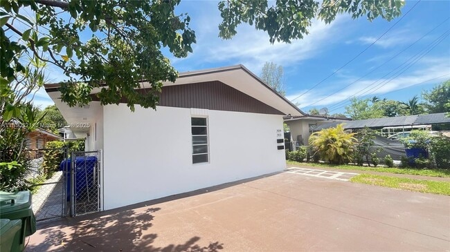 Photo - 2929 NW 22nd Ct Unit A