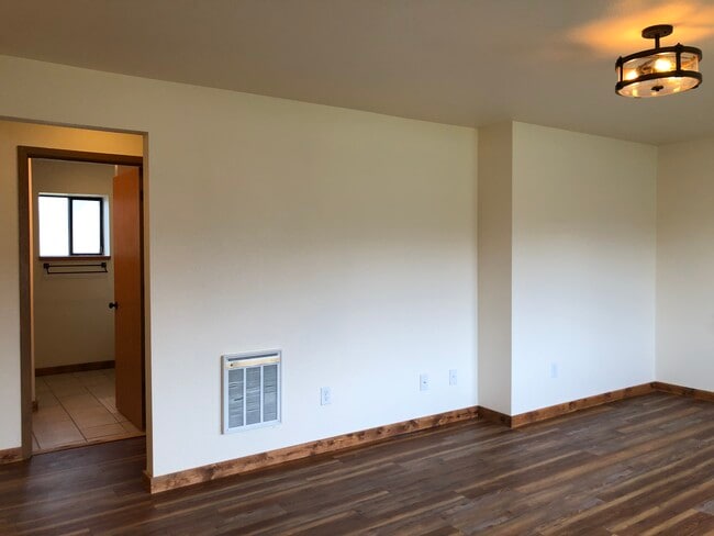 Photo - 605 Princeton Ave N