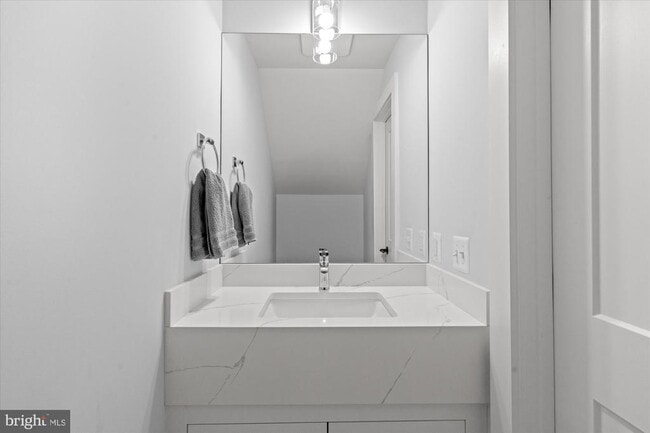 Building Photo - 222 Green St