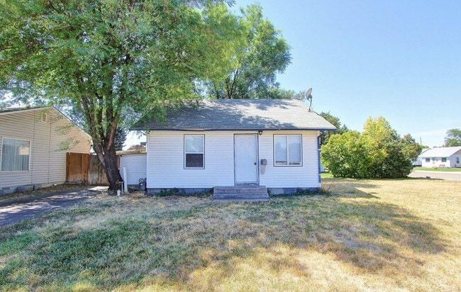 Building Photo - 2303 3rd St S Rental