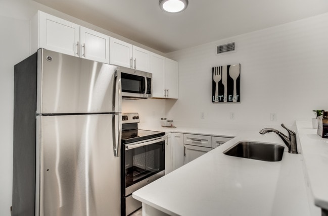 Photo - 4919 San Jacinto