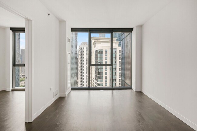 Photo - 470 E Waterside Dr