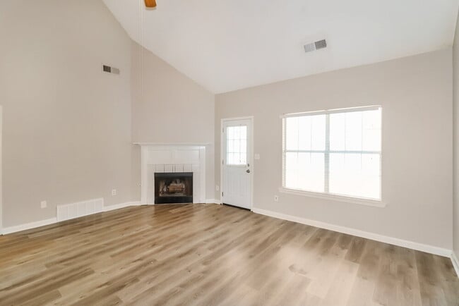 Photo - 7806 Wolf Hollow Dr