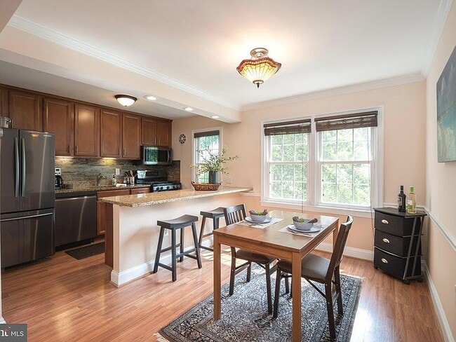 Building Photo - 6726 W Wakefield Dr Unit C2