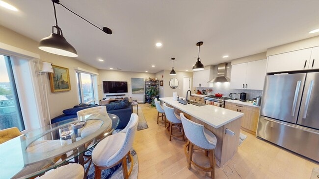 Photo - 457 W Broadway Unidad 306 Rental